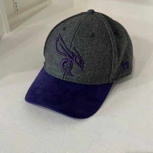 Charlotte Hornets Alternate Logo Ultra Game Gray/Purple Snapback 7 Panel